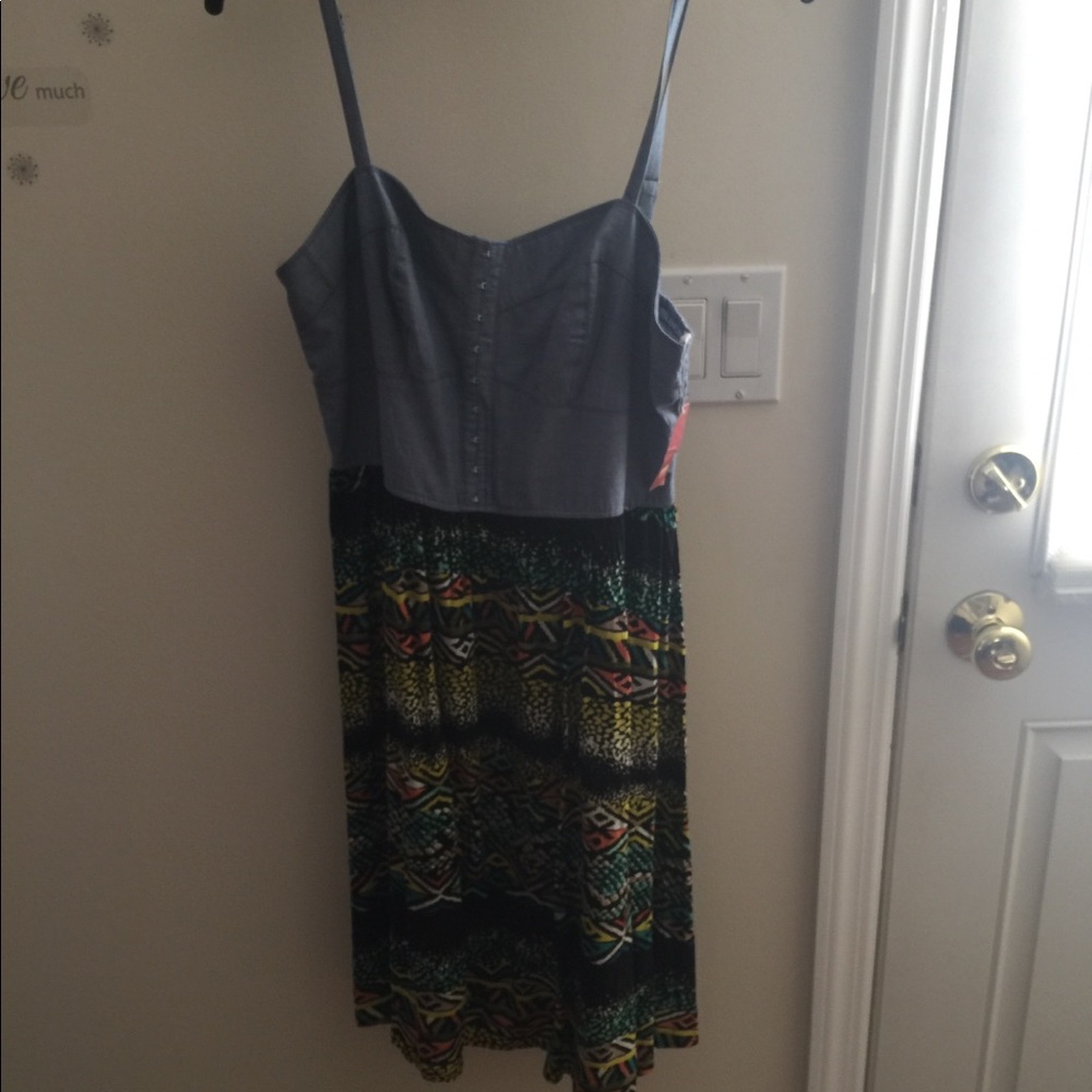 Dress - Picture 4 of 4